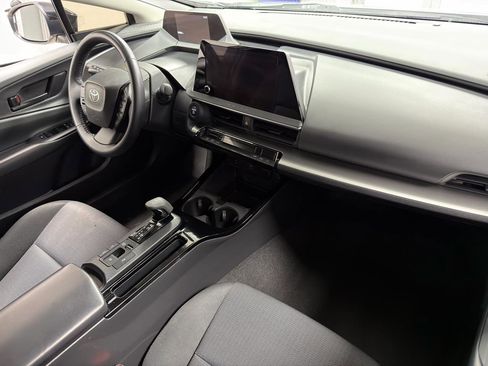 Used 2023 Toyota Prius LE AWD/4WD image 26