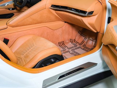 Used 2021 Chevrolet Corvette Stingray Premium Cpe w/ Z51 Performance Package RWD image 19