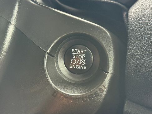 Used 2020 Jeep Renegade Altitude image 23