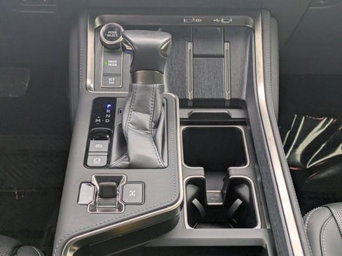 Used 2024 Lexus GX 550 image 17