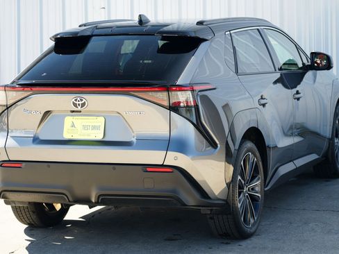 Used 2023 Toyota bZ4X Limited image 51