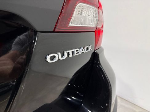 Used 2018 Subaru Outback 2.5i Limited w/ Popular Package #2 AWD/4WD image 14