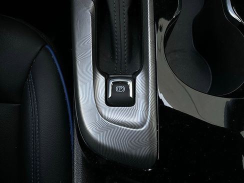 Used 2025 Buick Envista Sport Touring image 21