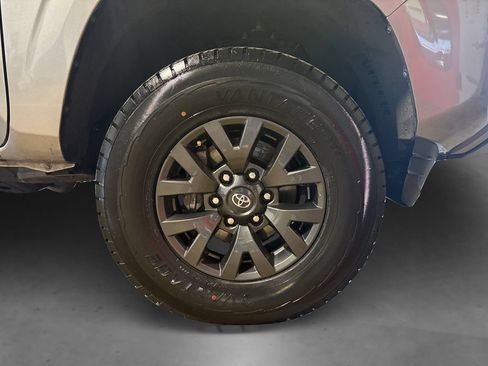 Used 2020 Toyota Tacoma SR AWD/4WD image 21