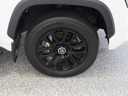 Used 2024 Toyota Tundra Limited image 5