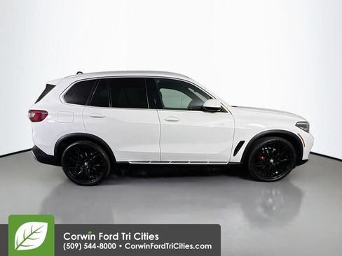 Used 2023 BMW X5 xDrive40i AWD/4WD image 18