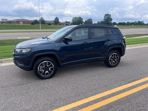 New 2026 Jeep Compass Trailhawk AWD/4WD image 10