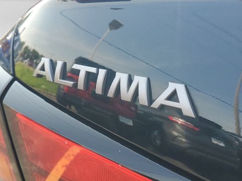 Used 2025 Nissan Altima 2.5 SV FWD image 11