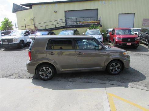 Used 2012 Scion xB image 8