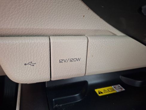 Used 2024 Toyota Camry XLE image 17