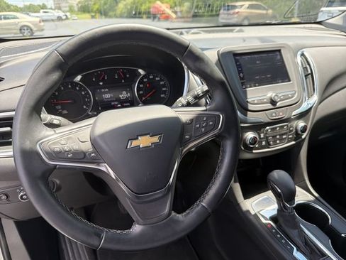 Certified 2024 Chevrolet Equinox LT FWD image 17