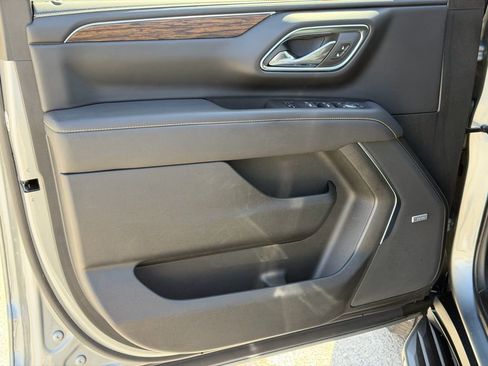 Used 2023 Chevrolet Tahoe Premier w/ Advanced Technology Package RWD image 29