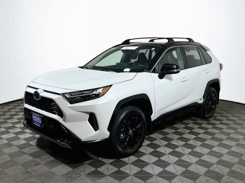 Used 2023 Toyota RAV4 XSE AWD/4WD image 3