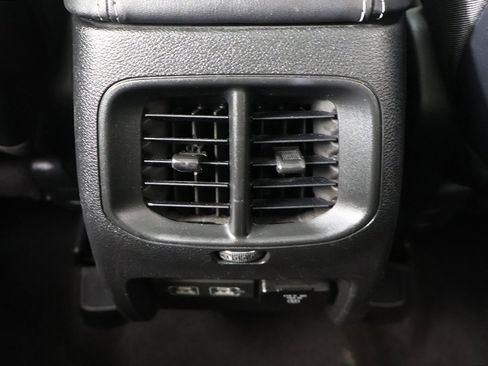 Used 2022 Jeep Cherokee Limited image 29