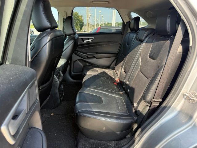 Used 2022 Ford Edge Titanium AWD/4WD image 13