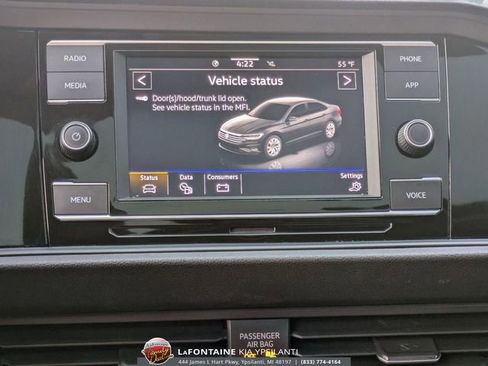 Used 2023 Volkswagen Jetta SE image 18