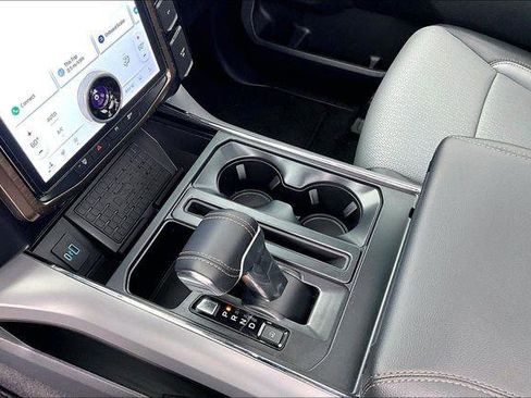 Used 2024 Ford F150 Lightning Lariat image 20