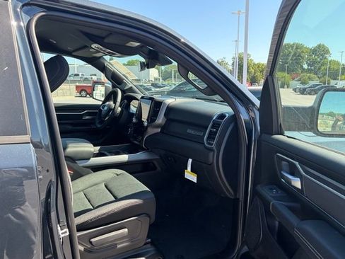 New 2026 RAM 1500 4x4 Crew Cab image 25