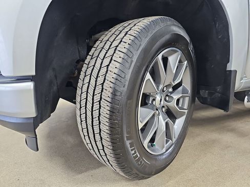 Used 2019 Chevrolet Silverado 1500 RST image 37