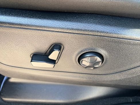 Used 2019 RAM 1500 Big Horn AWD/4WD image 17