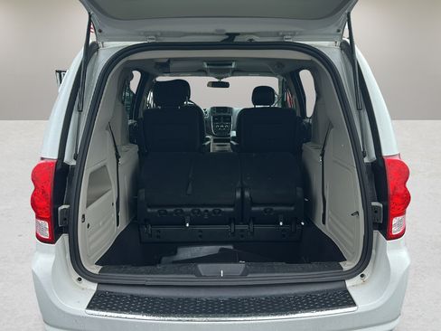 Used 2017 Dodge Grand Caravan SE w/ Power Window Group FWD image 19