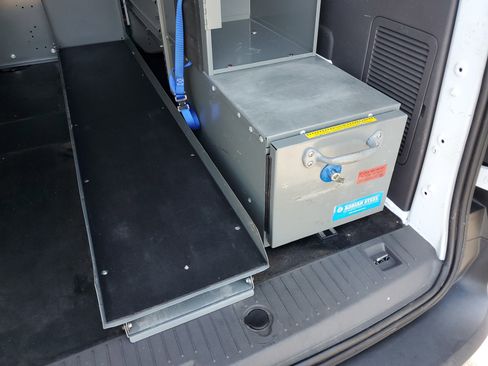 Used 2020 Ford Transit Connect XL image 32