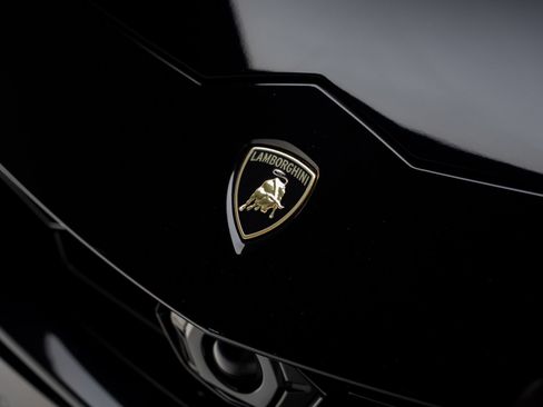Used 2019 Lamborghini Urus AWD/4WD image 13