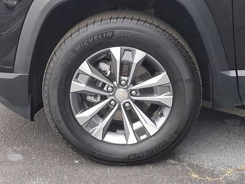 Used 2025 Chevrolet Equinox LT AWD/4WD image 8