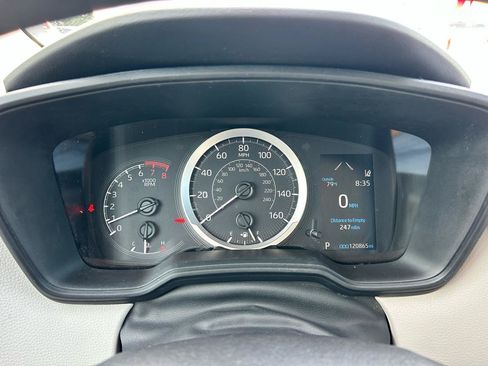 Used 2020 Toyota Corolla LE FWD image 5