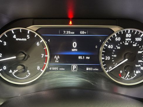Used 2025 Nissan Sentra SR FWD image 20