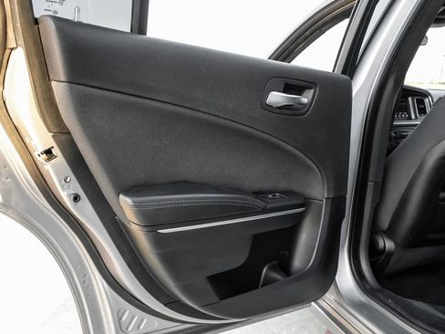 Used 2018 Dodge Charger SXT image 53