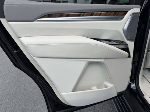 Used 2026 Cadillac Escalade Platinum Sport w/ LPO, ONYX Package AWD/4WD image 14