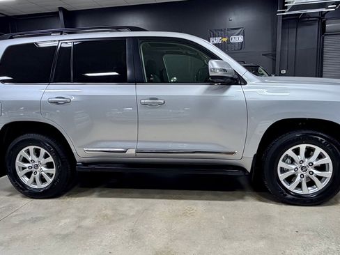 Used 2016 Toyota Land Cruiser AWD/4WD image 7