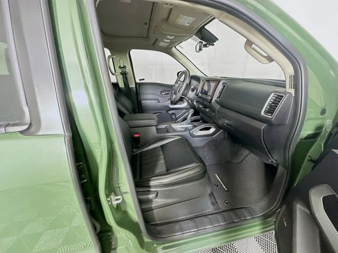 Used 2024 Nissan Frontier SL w/ Technology Package image 30