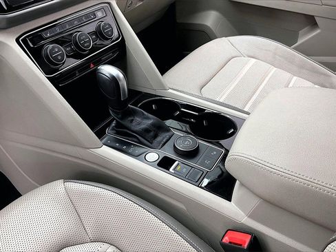 Used 2021 Volkswagen Atlas SEL Premium image 15