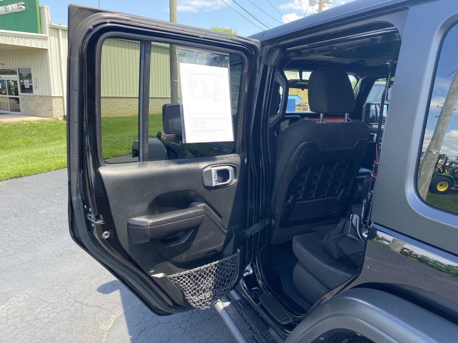 Used 2019 Jeep Wrangler Unlimited Rubicon w/ Cold Weather Group AWD/4WD image 25