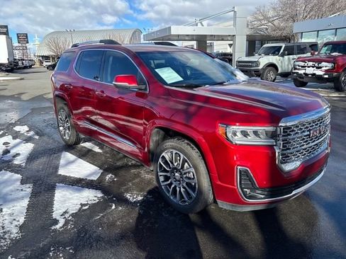 Used 2023 GMC Acadia Denali w/ Denali Technology Package image 9