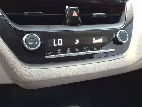 Used 2024 Toyota Corolla LE FWD image 18