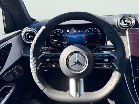 Used 2026 Mercedes-Benz GLC 300 4MATIC image 14