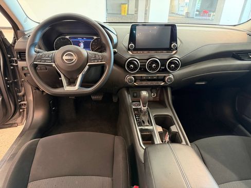 Used 2025 Nissan Sentra SV FWD image 33