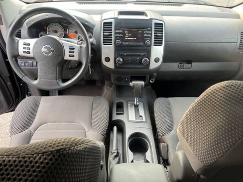 Used 2013 Nissan Frontier Desert Runner RWD image 18