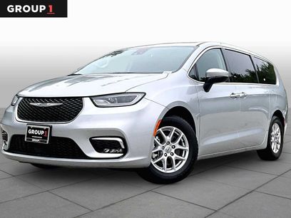 Used 2023 Chrysler Pacifica Touring-L
