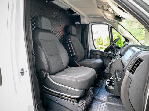 Used 2025 RAM ProMaster 2500 w/ U-Haul Equipment Group FWD image 18