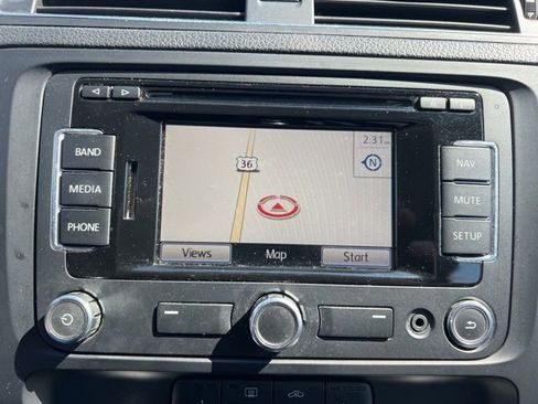 Used 2011 Volkswagen Jetta SEL image 18