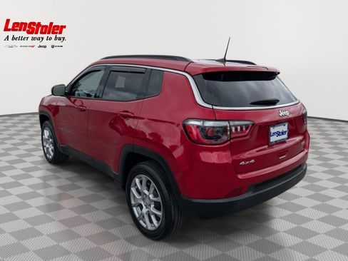Used 2024 Jeep Compass Latitude w/ Sun and Sound Group AWD/4WD image 3