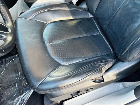 Used 2018 Chrysler Pacifica Touring-L image 20