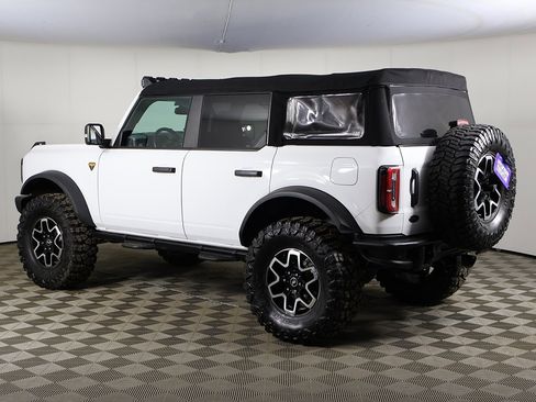 Used 2022 Ford Bronco Badlands image 9