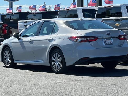 Used 2022 Toyota Camry LE FWD image 7