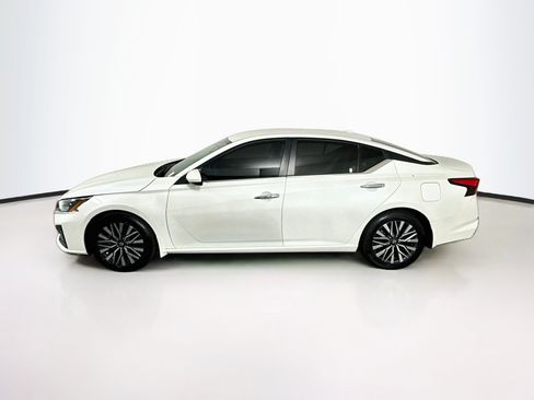 Used 2023 Nissan Altima 2.5 SV FWD image 4