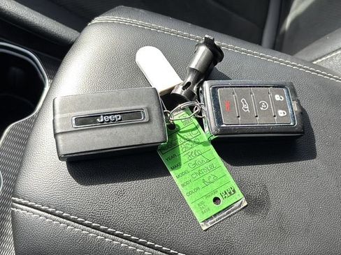 Certified 2025 Jeep Grand Cherokee L Altitude AWD/4WD image 43